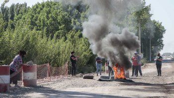 vecinos cortaron ruta 22 por los cambios en la obra vecinos cortaron ruta 22 por los cambios en la obra