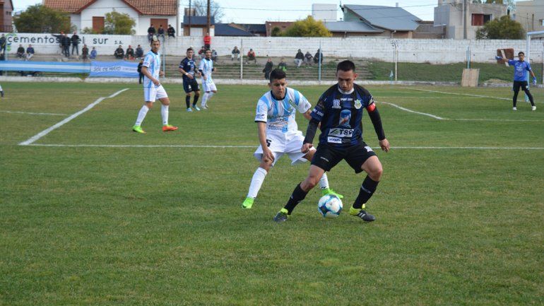 El plantel del León ya está en Viedma para buscar una victoria que le permita acceder a la final por el ascenso.