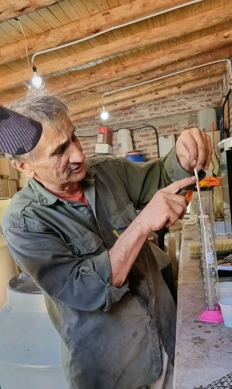 Ceferino Liberatori, haciendo ensayos. Ceferino Liberatori, haciendo ensayos.