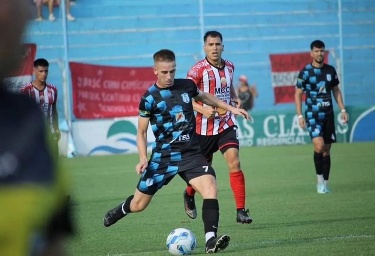 Di Bello fue uno de los jugadores de Deportivo Rincón que ascendió desde el Regional Amateur.&nbsp;