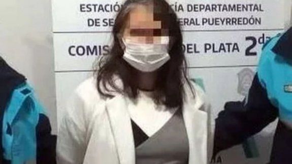 Brote: apuñaló 8 veces a su hija