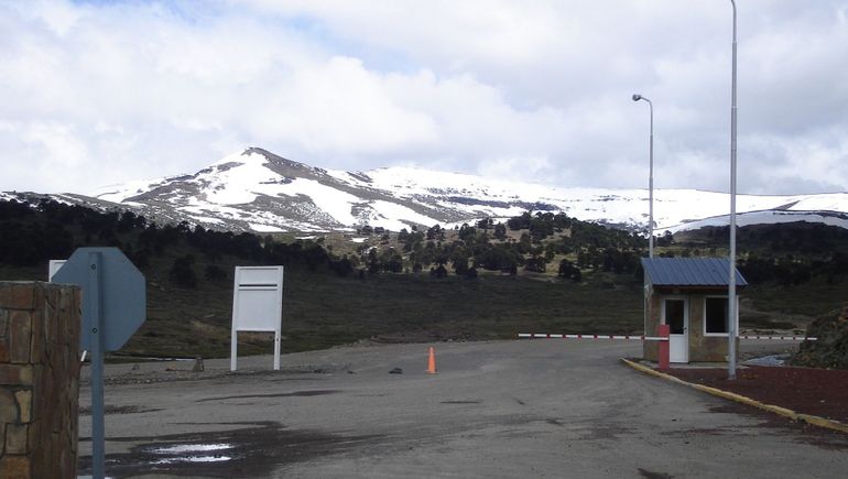 Por el cierre de Pino Hachado 40 camiones quedaron varados