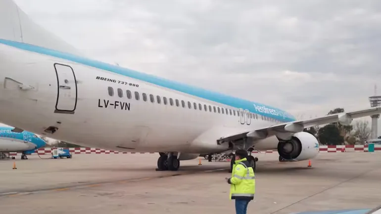 Aerolíneas Argentinas vuelve a estar en la mira del Gobierno.