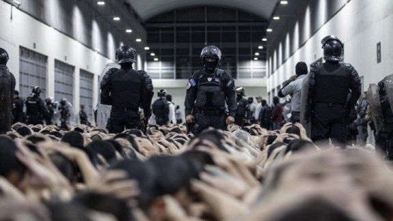 Cecot, la prisión de de máxima seguridad donde Bukele le ofreció a Estados Unidos externalizar parte de su sistema penitenciario.