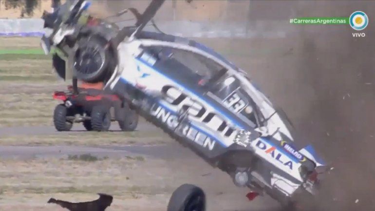 Espectacular vuelco en el TN: el piloto salió ileso