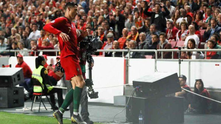 Alarma en la Juve: Ronaldo se lesionó en el duelo ante Serbia