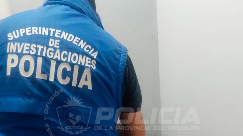 Los cinco chilenos fueron trasladados a la frontera. | LM Neuquen Los cinco chilenos fueron trasladados a la frontera.