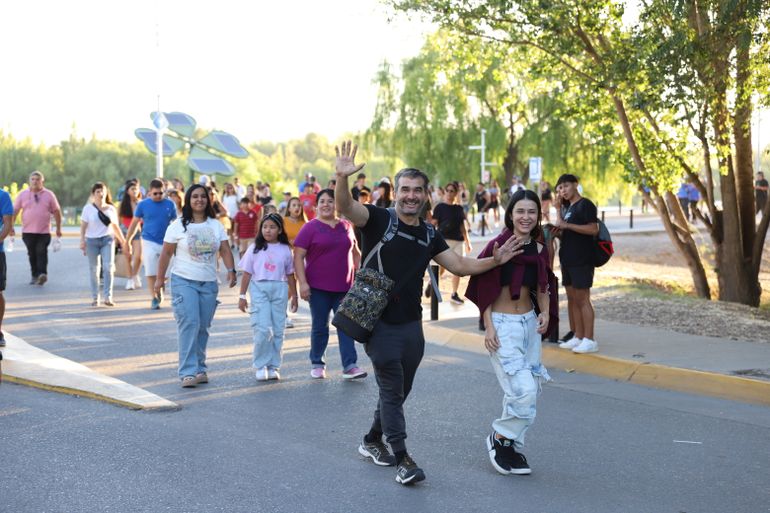 En fotos, las primeras pulsaciones de la Fiesta de la Confluencia 2025