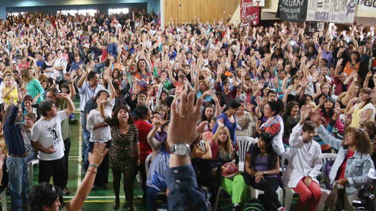 El gremio docente asegura que la Provincia dilata la discusión.