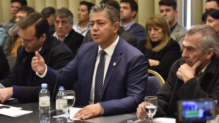 Figueroa metió una línea del MPN en contra de Macri