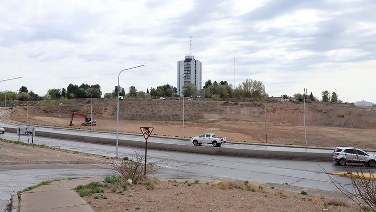 El desarrollo inmobiliario frente a la Avenida Raúl Alfonsín en el ingreso norte a la ciudad de Neuquén. El desarrollo inmobiliario frente a la Avenida Raúl Alfonsín en el ingreso norte a la ciudad de Neuquén.