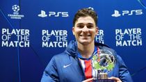 Julián Álvarez recibió el premio al mejor jugador del partido, ya que fue la figura excluyente. 