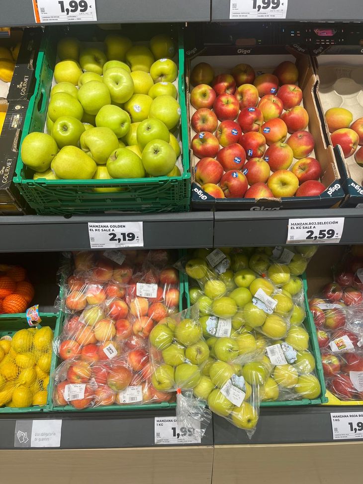 Lo mismo que en la peras, la foto referencia a una importante cadena de supermercados de Madrid, tomada el 13 de agosto de 2024. Lo mismo que en la peras, la foto referencia a una importante cadena de supermercados de Madrid, tomada el 13 de agosto de 2024.