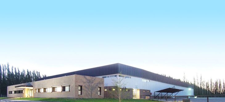 Las modernas instalaciones de Los Álamos. El ingreso de Kleppe al paquete accionario promete sinergias productivas y una renovación profunda del negocio viverista. Las modernas instalaciones de Los Álamos. El ingreso de Kleppe al paquete accionario promete sinergias productivas y una renovación profunda del negocio viverista.