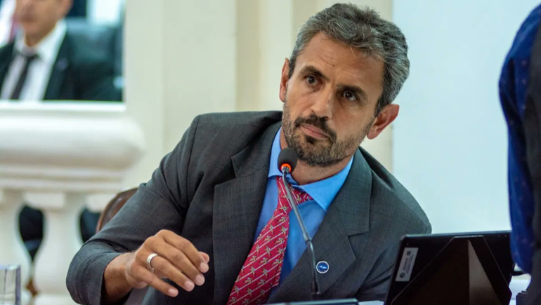 Martín Menem, apuntado por las visitas a los genocidas de la última dictadura militar. Martín Menem, apuntado por las visitas a los genocidas de la última dictadura militar.