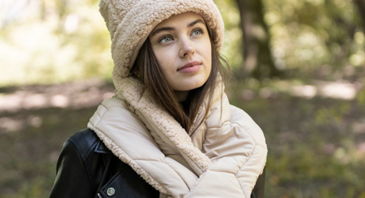 Puffer scarves: el accesorio que reemplaza a las bufandas tradicionales este invierno 2025
