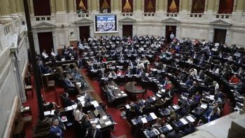 El Gobierno da marcha atrás en el artículo 44 de la reforma laboral tras reclamos de bloques aliados. El Gobierno da marcha atrás en el artículo 44 de la reforma laboral tras reclamos de bloques aliados.