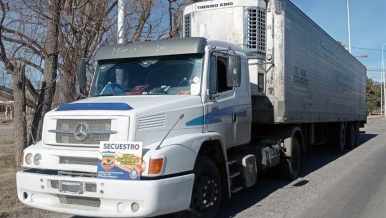 Encontraron en Río Negro un camión robado en Neuquén