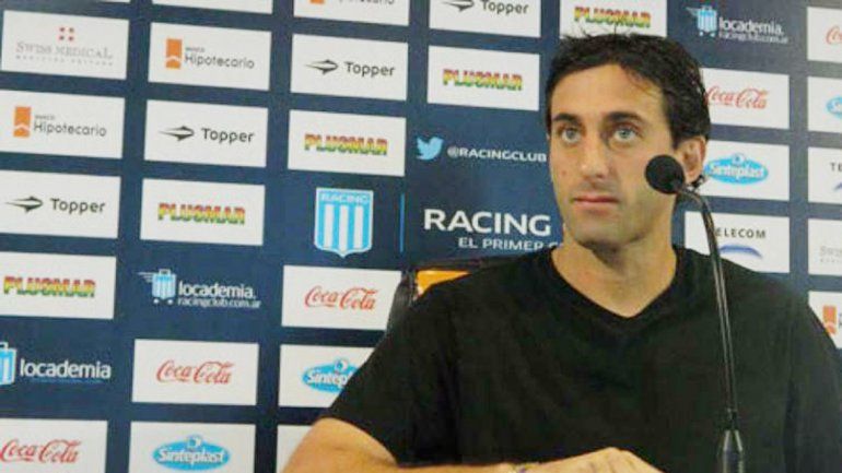 Dos caras de un mismo apellido. El ídolo de la Academia se retira y el ídolo de Independiente debuta como DT.