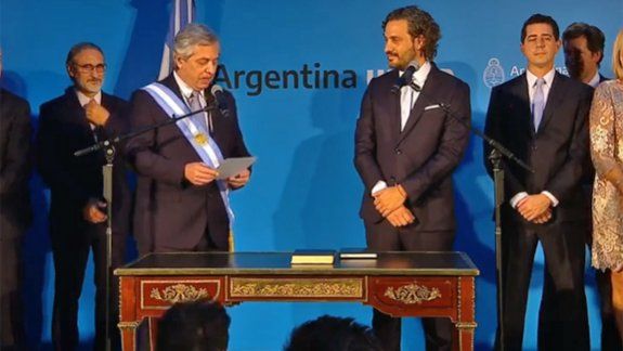 Gabinete oficial: Alberto tomó juramento a sus ministros