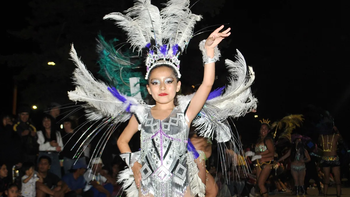 En 13 fotos, la vida es un carnaval en las calles de Zapala