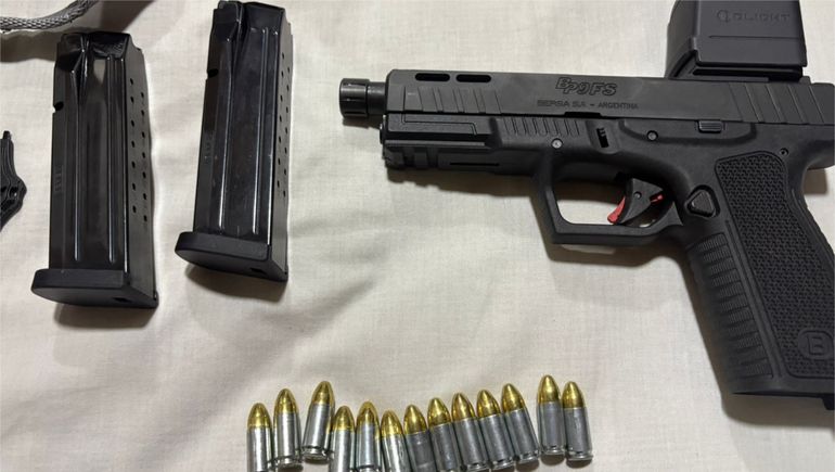 Tras nuevos tiroteos en el Villa Ceferino, allanaron y secuestraron armas y municiones