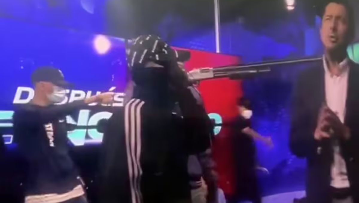 Grupo comando atacan y toman un canal de TV en Ecuador: No se juega con las mafias