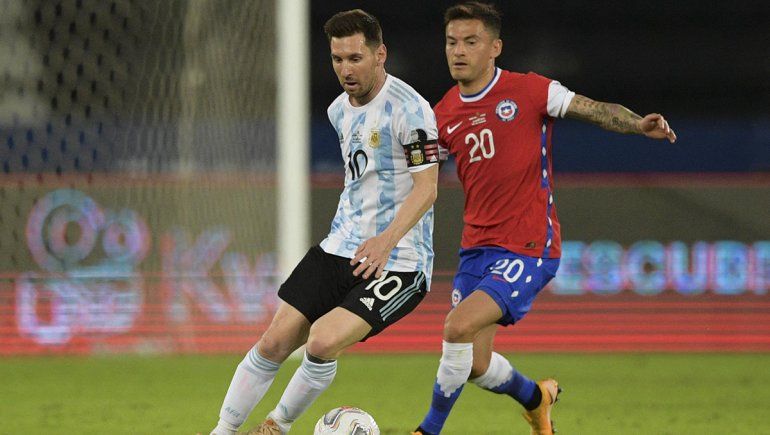 La selección mostró dos caras y apenas igualó 1 a 1 con Chile en su debut