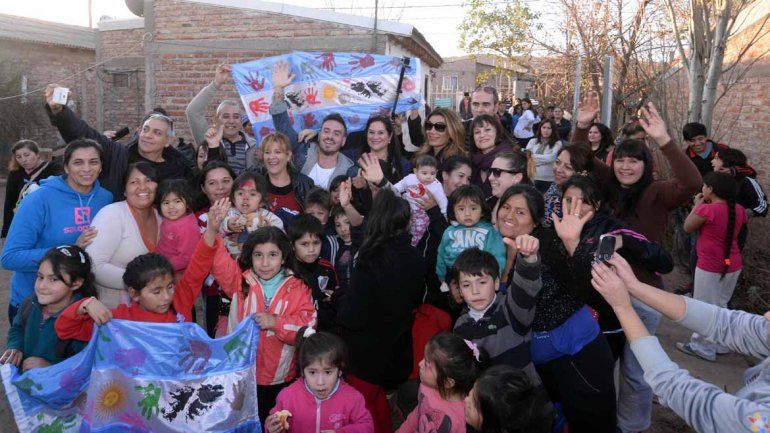 Fede Bal visitó La Casita de Don Raúl de Almafuerte, a la que representa en el Bailando