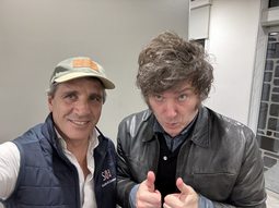 Luis Caputo y Javier Milei. Foto: @JMilei Luis Caputo y Javier Milei. Foto: @JMilei