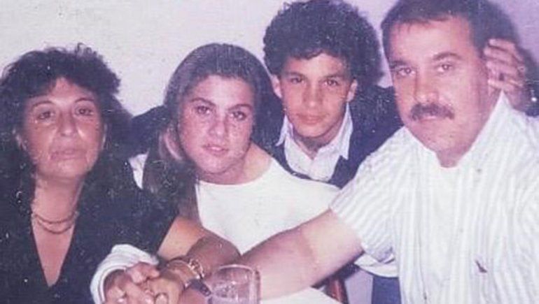 Daniel Fernández, esposa e hijos.