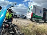 Las dos mujeres que viajaban en el auto sufrieron varios golpes tras el violento despiste.
