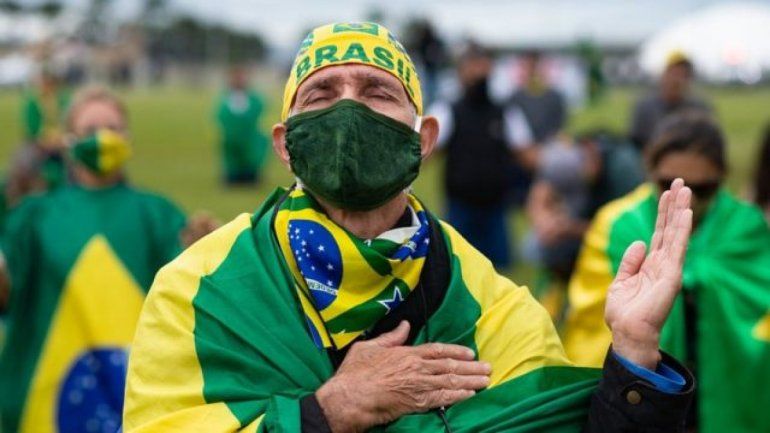 AstraZeneca: Brasil aprobó el uso de la vacuna