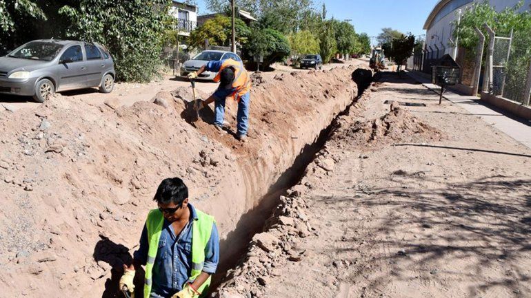 Extienden la red de agua en barrios de Rincón