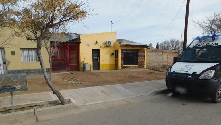 Mujer baleada: su expareja la acusó de intentar quemarle la casa y le disparó