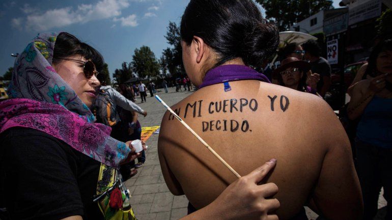 Hay protestas en México. Un juez dijo que fue sexo consentido.