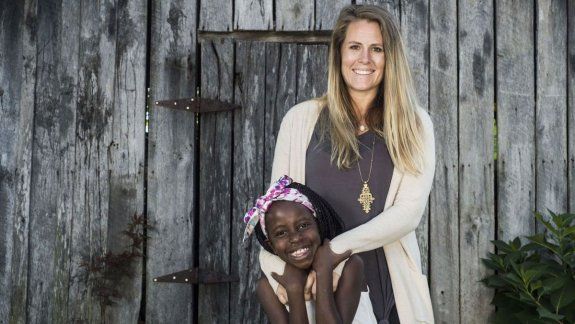 Acusan a una voluntaria por la muerte de 105 niños
