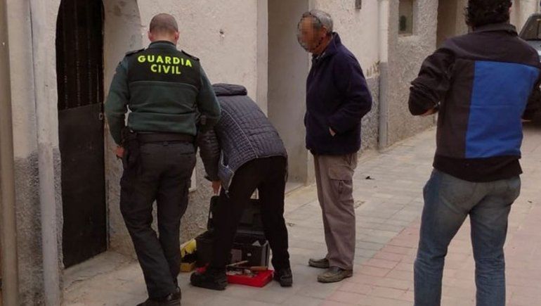 Por error, dejan encerrada a una anciana española