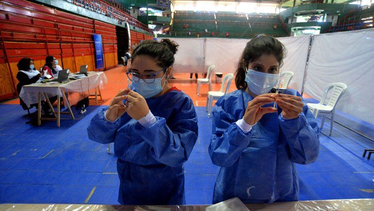 Cuántas dosis recibiría Neuquén con el arribo de AstraZeneca