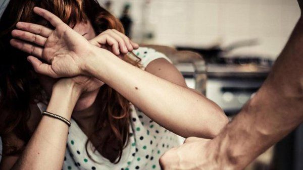 Sapag reglamentó la ley de violencia de género