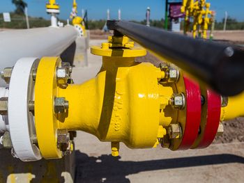 El shale gas se debate qué camino tomar para llegar a Brasil.