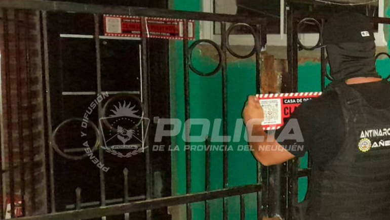 Microtráfico de drogas en Rincón de los Sauces: secuestro de cocaína, armas y tres detenidos