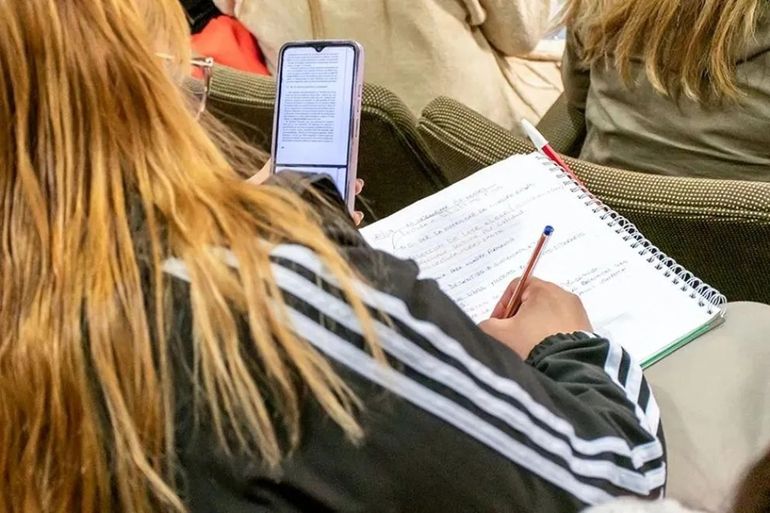 Cerca de 9.000 docentes neuquinos ya se capacitaron a través de la Escuela Digital Neuquina.