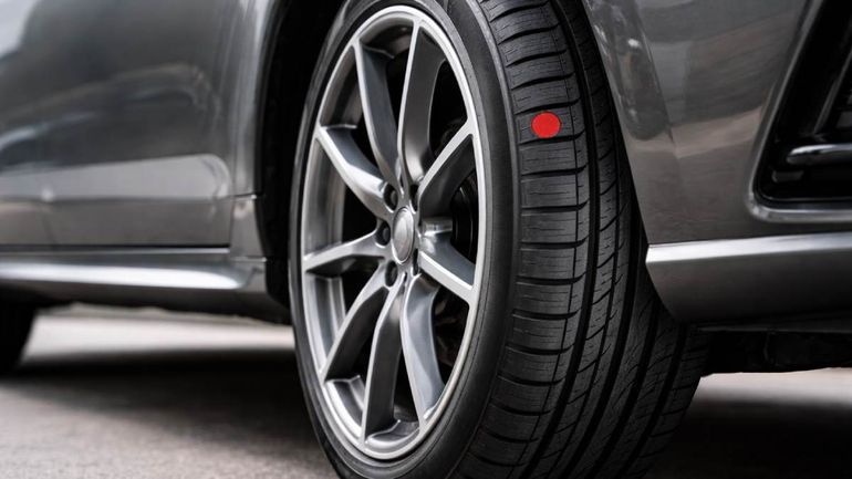 Entender bien qué significan estos puntos de colores en los neumáticos sirve par lograr una mejor vida útil del compuesto. Entender bien qué significan estos puntos de colores en los neumáticos sirve par lograr una mejor vida útil del compuesto.