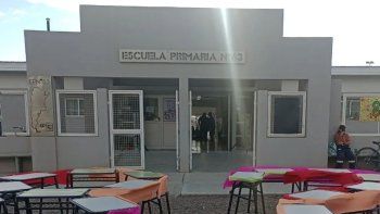 El niño padece varias secuelas y la familia denuncia que desde Eduación no dan respuestas.