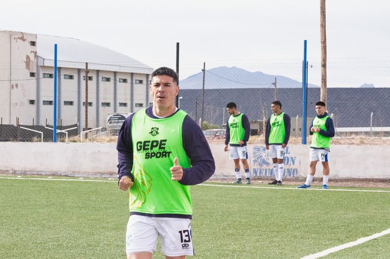 Carlos Estéves busca un nuevo ascenso con Deportivo Rincón.