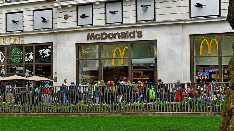 Empleados acusan a McDonalds de acoso sexual y racismo