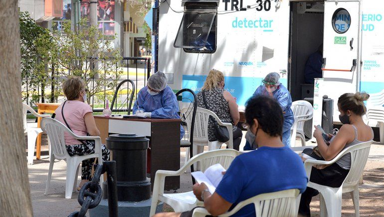 Neuquén suma 135 nuevos casos de COVID en el primer informe del jueves