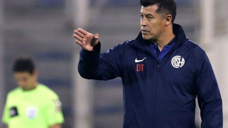 Disculpas para los propios y flores para los rivales