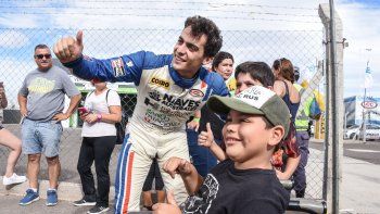 La foto de Renzo con el Dani Nefa, amable como siempre. La foto de Renzo con el Dani Nefa, amable como siempre.